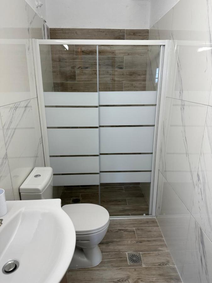 פרבזה Flampoura Apartments מראה חיצוני תמונה